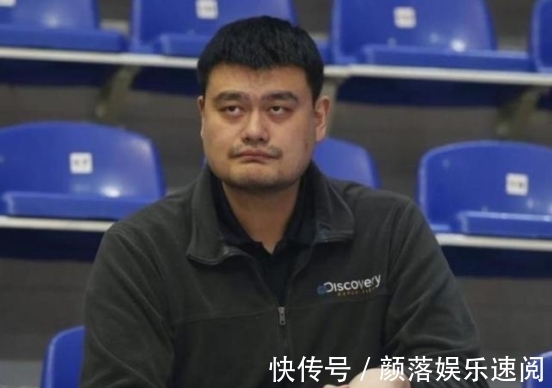 中國(guó)青年報(bào)|周琦鬧劇結(jié)束？央媒突發(fā)文力挺周琦，國(guó)籃一哥回歸CBA進(jìn)入倒計(jì)時(shí)