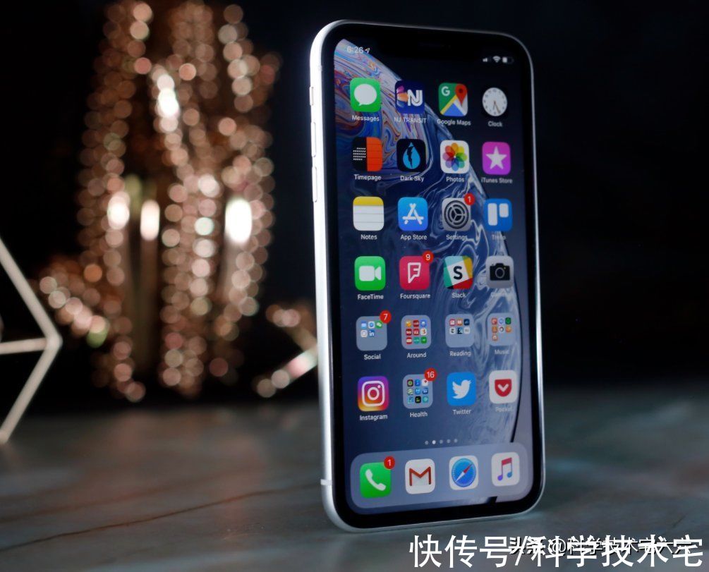 se|SE系列变大了？iPhoneSE4降至，Xr同款高端LCD屏幕？