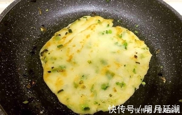 面饼|这才是烙饼正确的做法！只需多加“2步”，比买的饼还暄软层儿多
