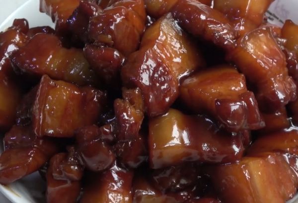 红烧肉怎么做最香?大厨透露:多做1步,软糯又够味,特别好吃