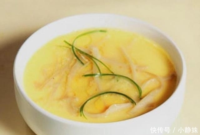 蒸鸡蛋羹时,只加水就“大错特错”了,少了“它”,腥味不重才怪