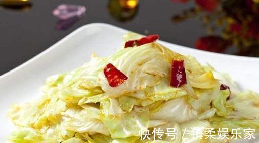 做了这么久的手撕包菜,你做的还是不好吃多加这一步包菜脆极了