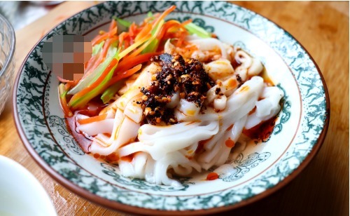 米浆|大米别蒸米饭了,教你一个好吃做法,比凉皮简单,孩子老人都喜欢