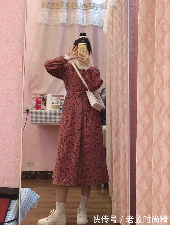 博主|上班没时间搭配?一条简单的连衣裙让你一周不重样