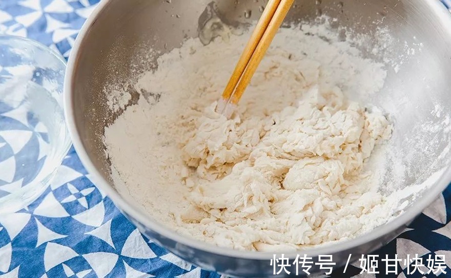 面粉|馒头店的馒头又大又白,加了啥东西做好4点,暄软筋道,你也行