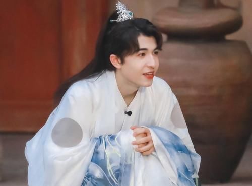 《创4》学员的参差：高卿尘尹浩宇为出道推戏约，利路修只想回家