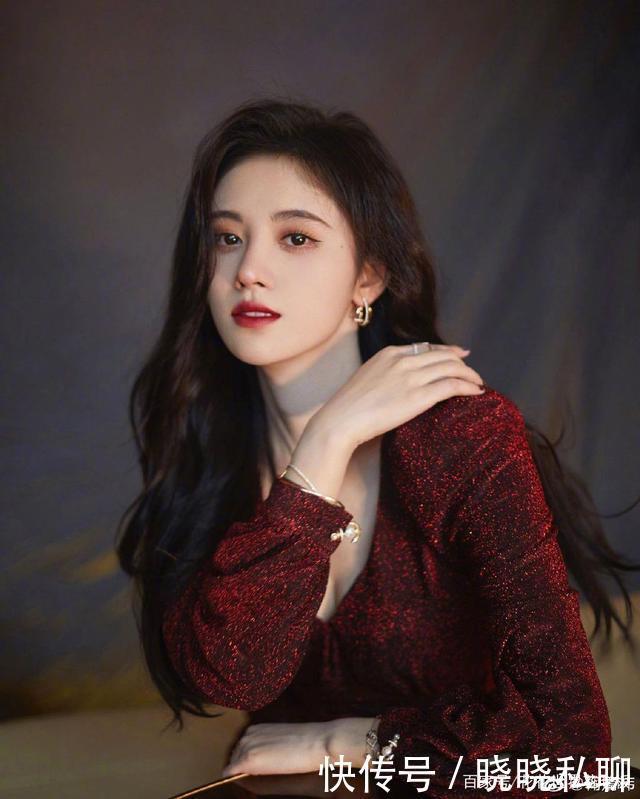 简单港风妆容,高级大气又毫无违和感,超级适合亚洲女生的妆容!