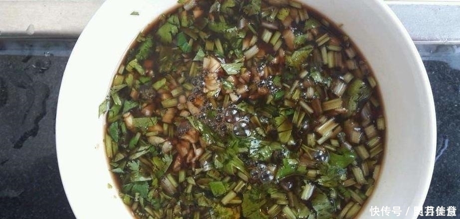 吃饺子时，酱油醋早过时了，会调这三种“蘸料”的人，才是真吃货