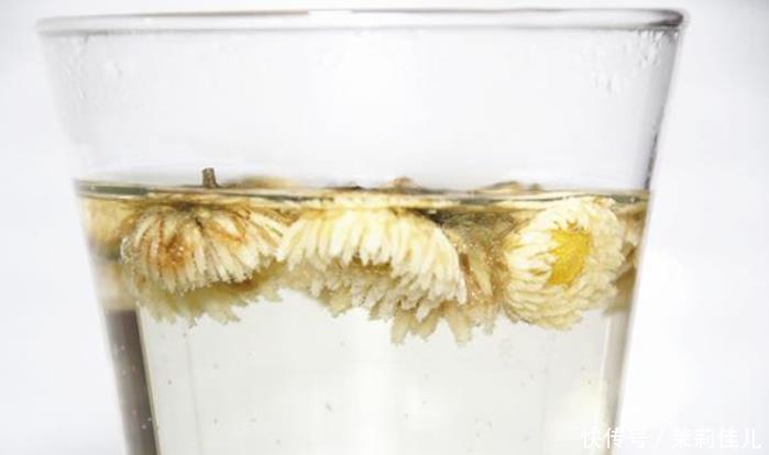 小陈|19岁女孩查出肺癌,医生脖子上有2个现象,可能是肺在“呼救”