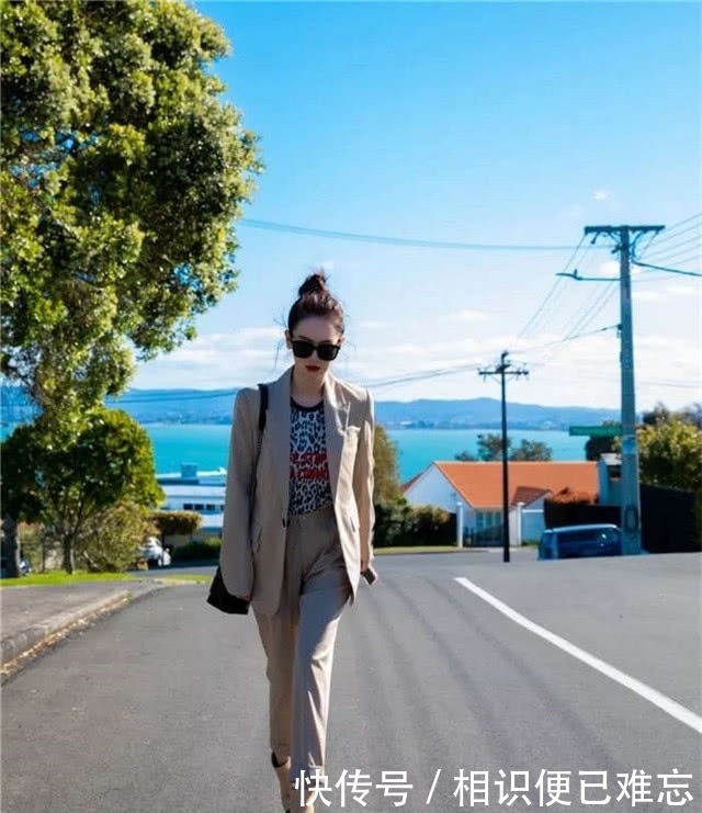 比大衣“更高级”的外套来了!时髦显瘦又洋气,明星都上头了!