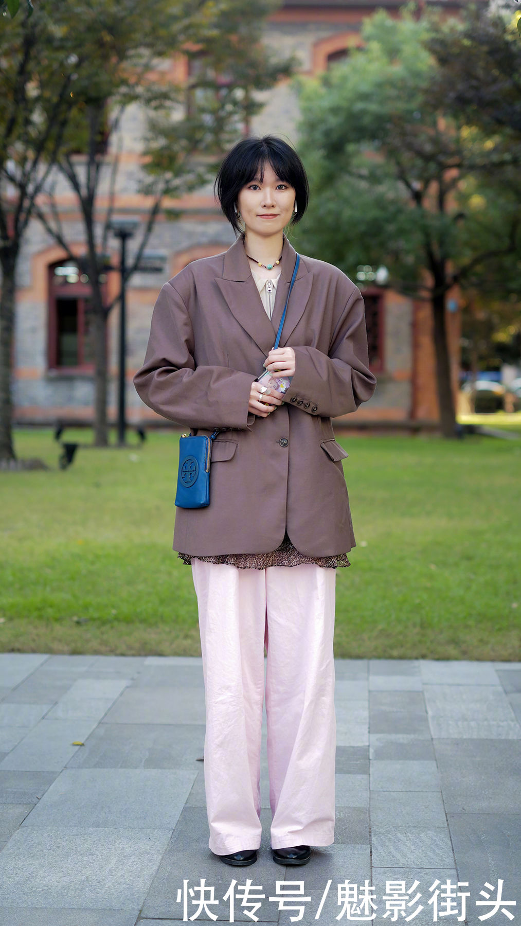 春天穿直筒裤，怎么搭配上衣更时髦？这些穿搭技巧值得借鉴