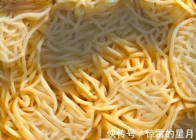 名侦探柯南|漫迷用“面条”作画,笔下的「名侦探柯南」角色,你能认出几个