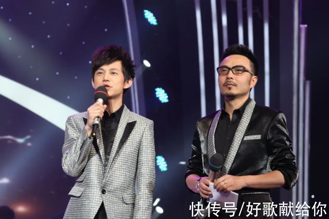 “一哥之争”终落幕?何炅跌落神坛成定局,汪涵稳操胜券却糟心