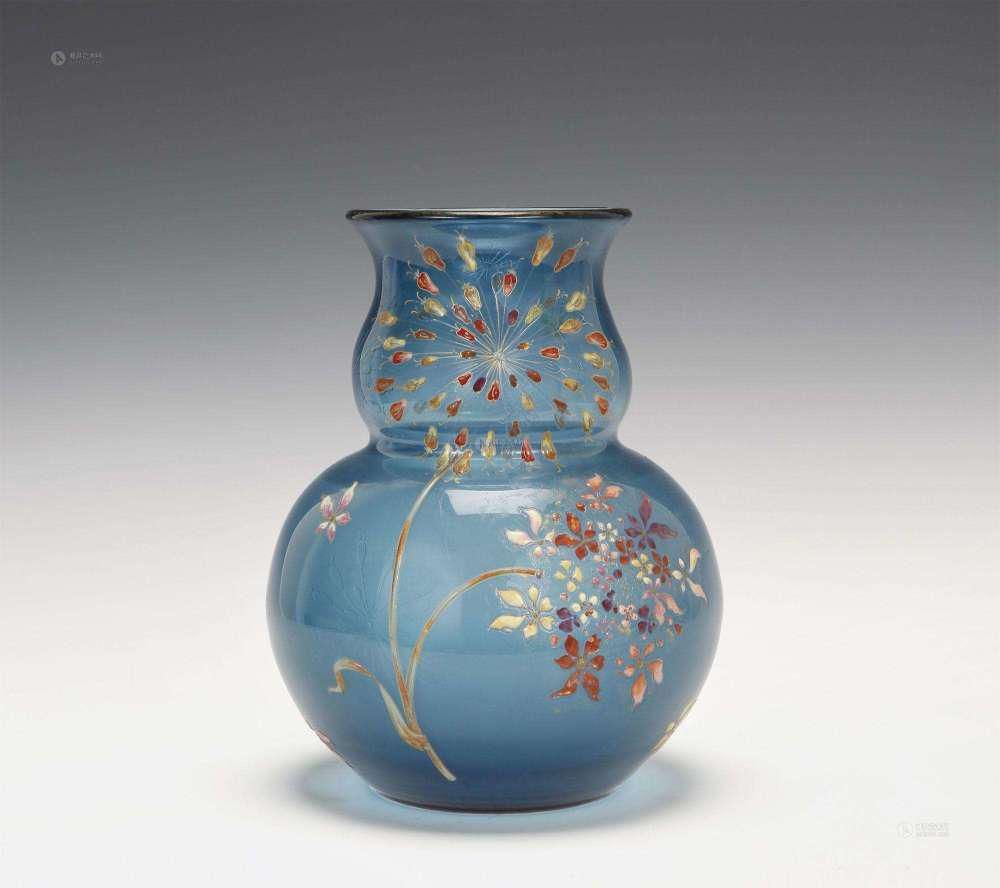 光绪|溥仪去故宫,发现一花瓶,专家:不要动是文物,溥仪大笑:是尿壶