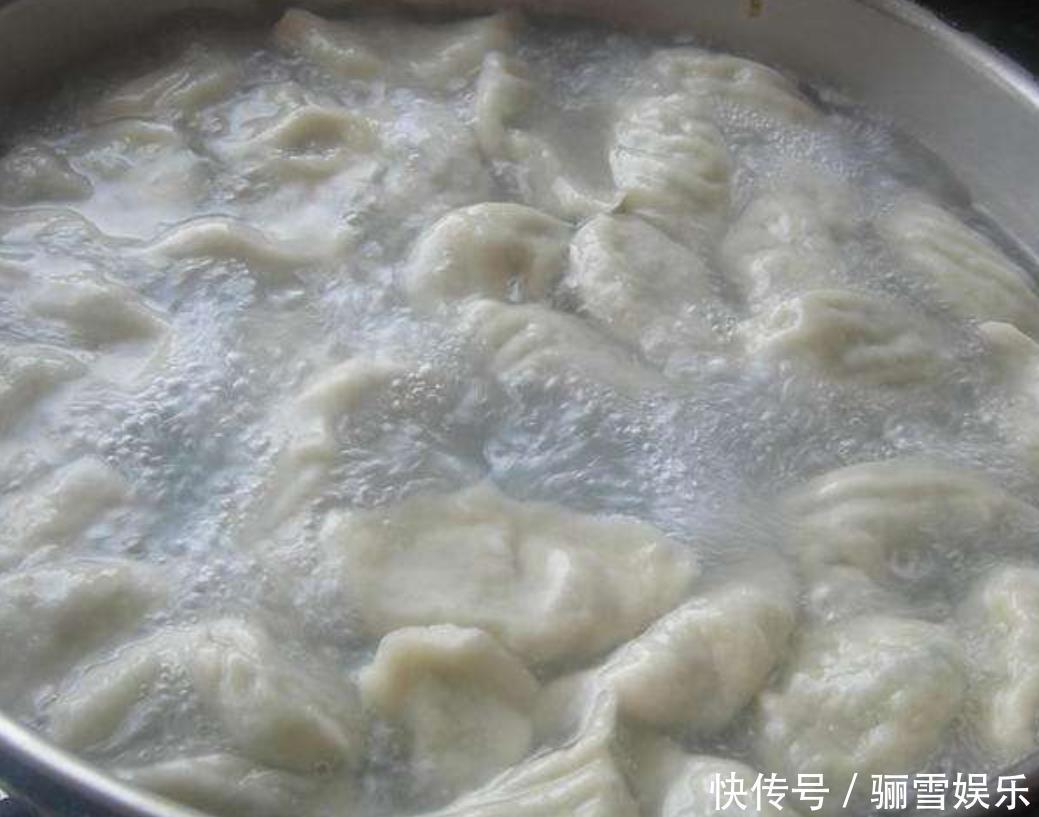 异味|萝卜饺子，焯水还是直接包多数人做错了，难怪饺子不鲜美有异味