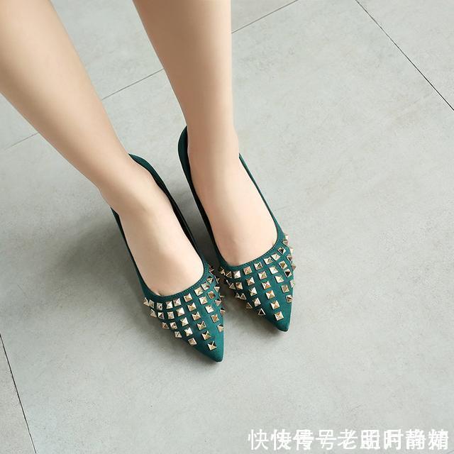 线条|穿一双时髦的细跟高跟鞋,拉长双腿线条,展现纤细玉足