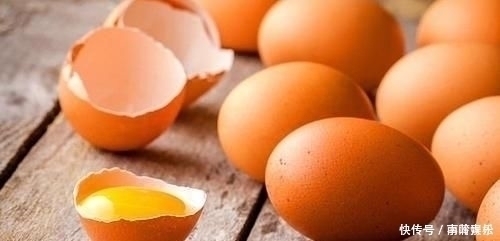 蒸鸡蛋|买鸡蛋,白壳红壳哪个好?养鸡大妈说出答案,告诉家人别花冤枉钱