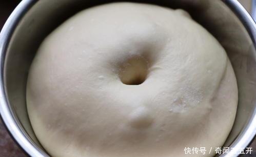 蓬松暄软|发面根本用不到酵母,面点师教我一招,快速发满一大盆,先收藏了