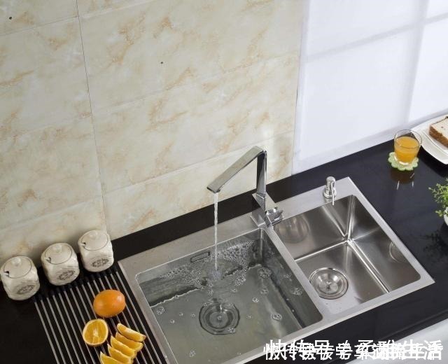 抽油烟机|厨房里不要装这两种东西了，好多人不懂全装了，用过就知有多坑！