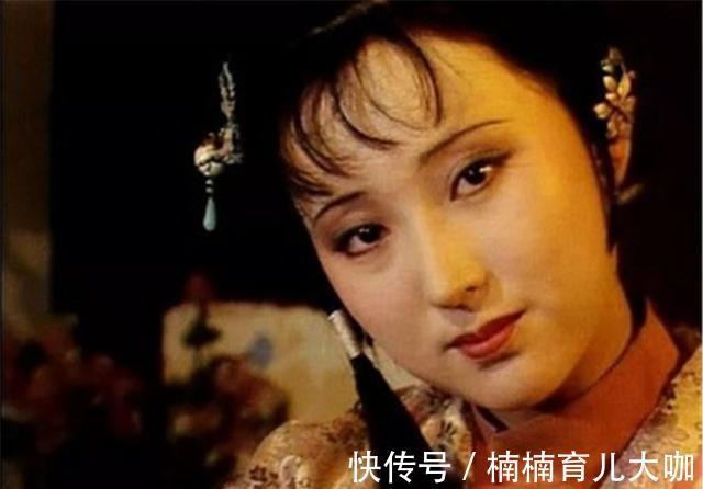 宝钗!真绝了!薛宝钗靠姿色套路宝玉,林黛玉高情商霸气打脸,句句诛心