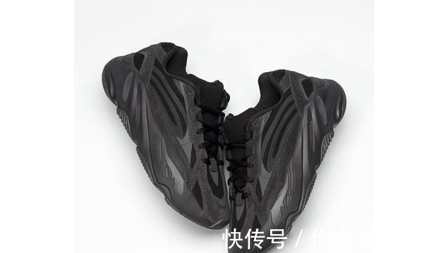 yeezy 一年 365 天都穿不腻的黑魂狂潮，黑的也太帅了