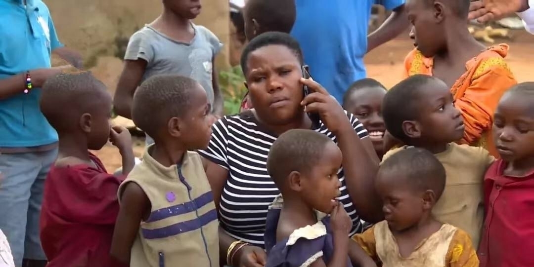 孩子们|女子40岁不到,已生下38个孩子,每天要用25公斤玉米粉