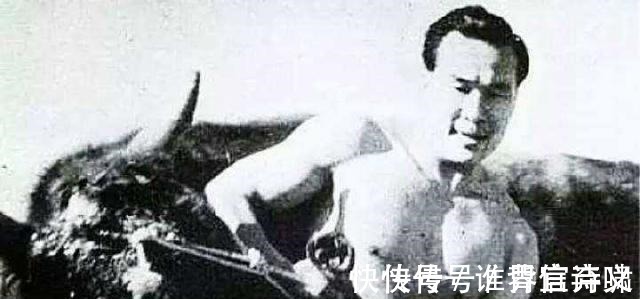 必有我师焉|他曾徒手打死50头公牛，李小龙跟他比实力都必输无疑！