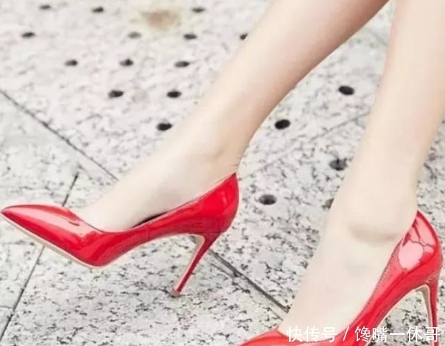 让你|一双优雅的细跟鞋,一样也能够风靡街头!