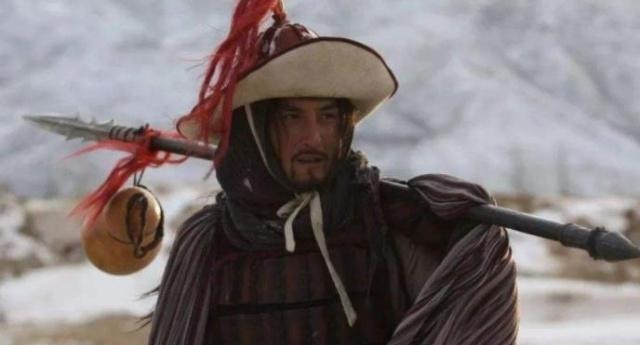 宋江!在水浒里出场很少,却能打败林冲,重要的是他还不会武功!