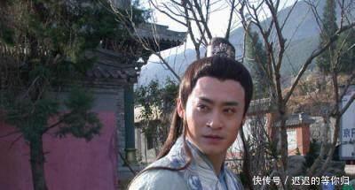 慕容博!天龙八部中,此人是萧远山师傅,武功极高,秒杀无崖子吊打扫地僧!