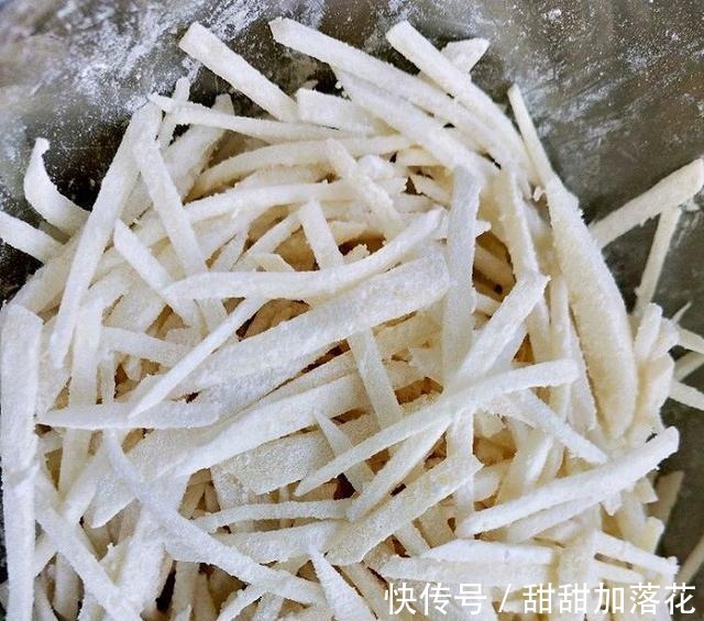 维生素c|立秋之后，遇到此蔬菜要珍惜，维C含量很高，蒸包子特别香！