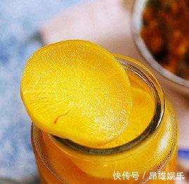 白萝卜,做成金黄色的萝卜,酸甜开胃,解腻又嘎嘣脆,做法还简单