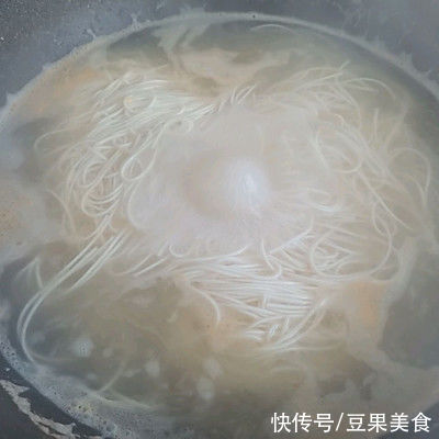 有了韩式辣椒酱拌面，老公每天多吃一碗饭