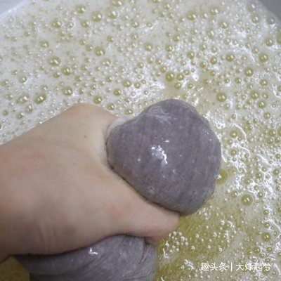 传统红糖冰粉灵魂气泡,是最适合夏天的味道