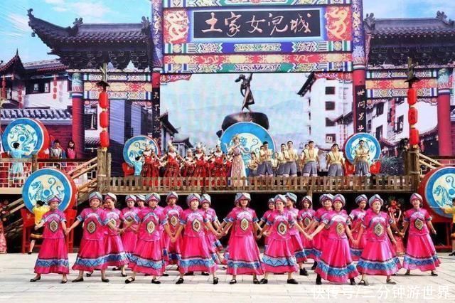 湖北大名鼎鼎的“天下第一女儿城”，却是座人造古城，你能接受吗