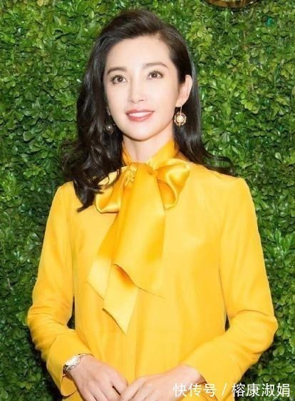 脸型 女人过了50就放弃“黑长直”吧!换上这5种发型,阿姨变回姐姐