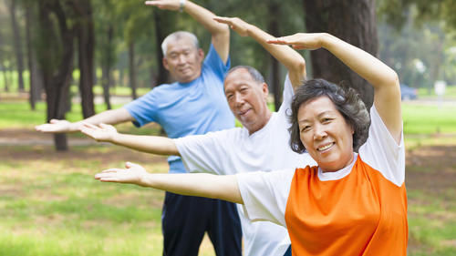 身体|老年人锻炼方法中,有3个并不合适,可能给身体练差,有人还在做