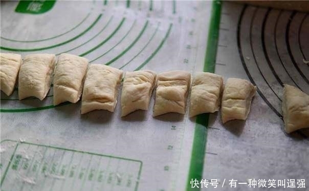 馅料|小区大姐卖小吃, , 天不亮就有人排队,人送外号:韭菜西施