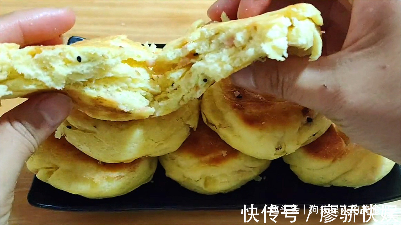 油酥|玉米面油酥饼做法，加多一种材料，口感丰富，吃着蓬松柔软，真香