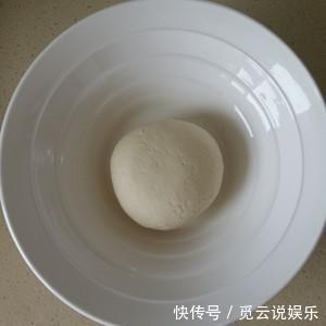 烫面油饼好吃又简单,你肯定喜欢,这里教你怎么做