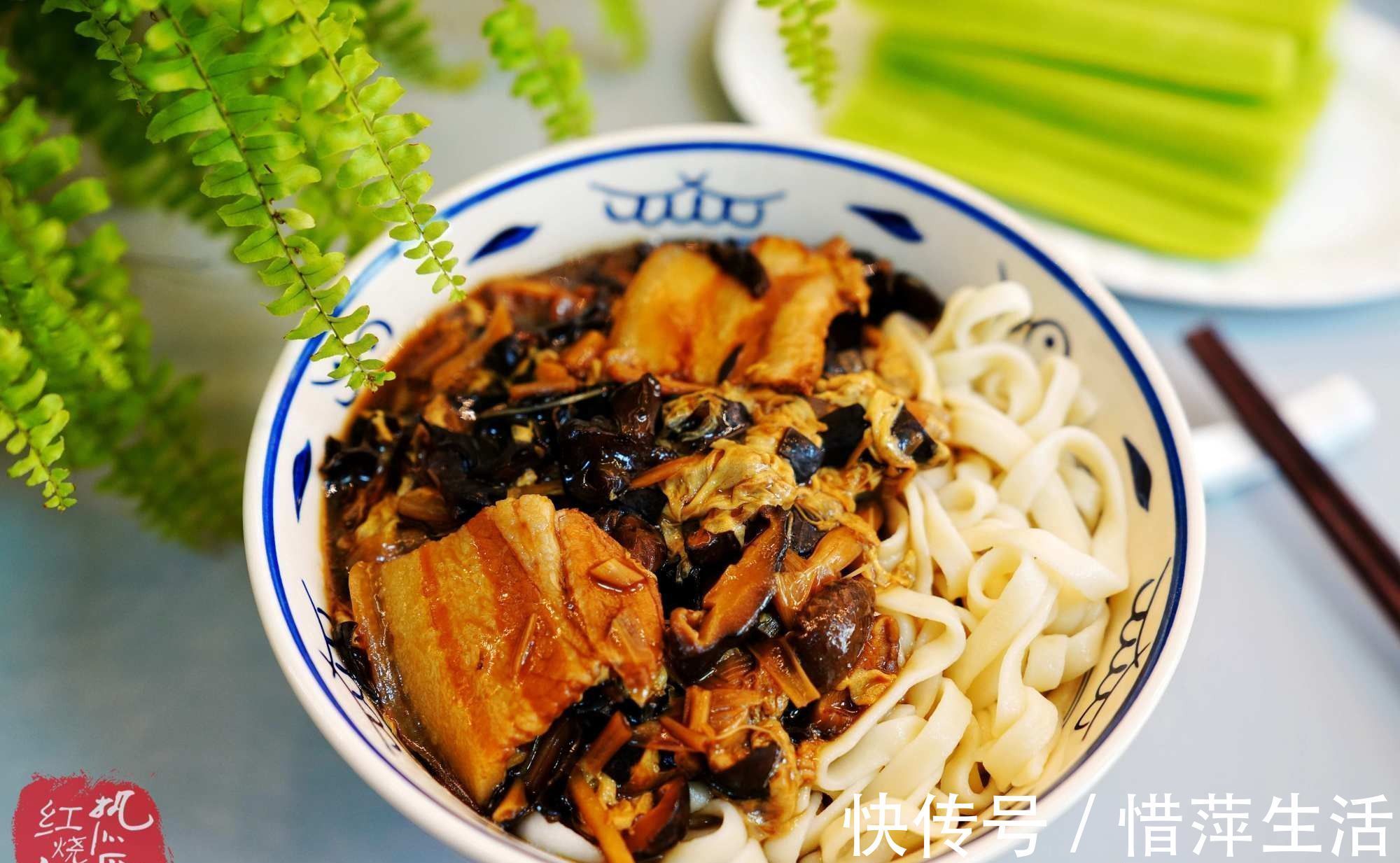 面条|我们这过生日必吃这碗打卤面,卤子香喷喷,面条爽滑又筋道太香了