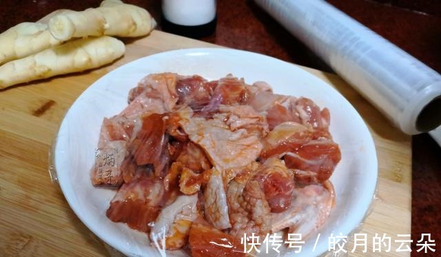 秋老虎闷热，全家迷恋这蒸菜，不爆炒不油炸，蒸一蒸10分钟就上桌！