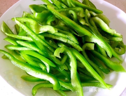 青椒|让人倒下的不是病，而是无知！吃青椒的2大禁忌，大家来了解下