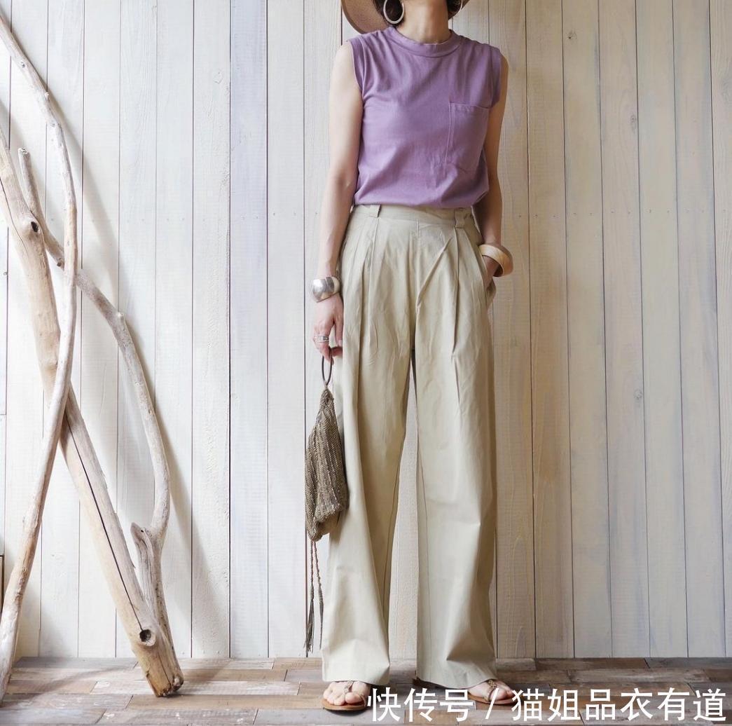 五一出行，要穿得舒适、大方一些，“裤装配平底鞋”就足够你美了