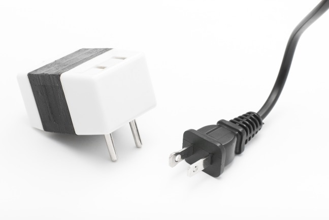 当你在国际旅行时,你需要了解的是电源插座和电压