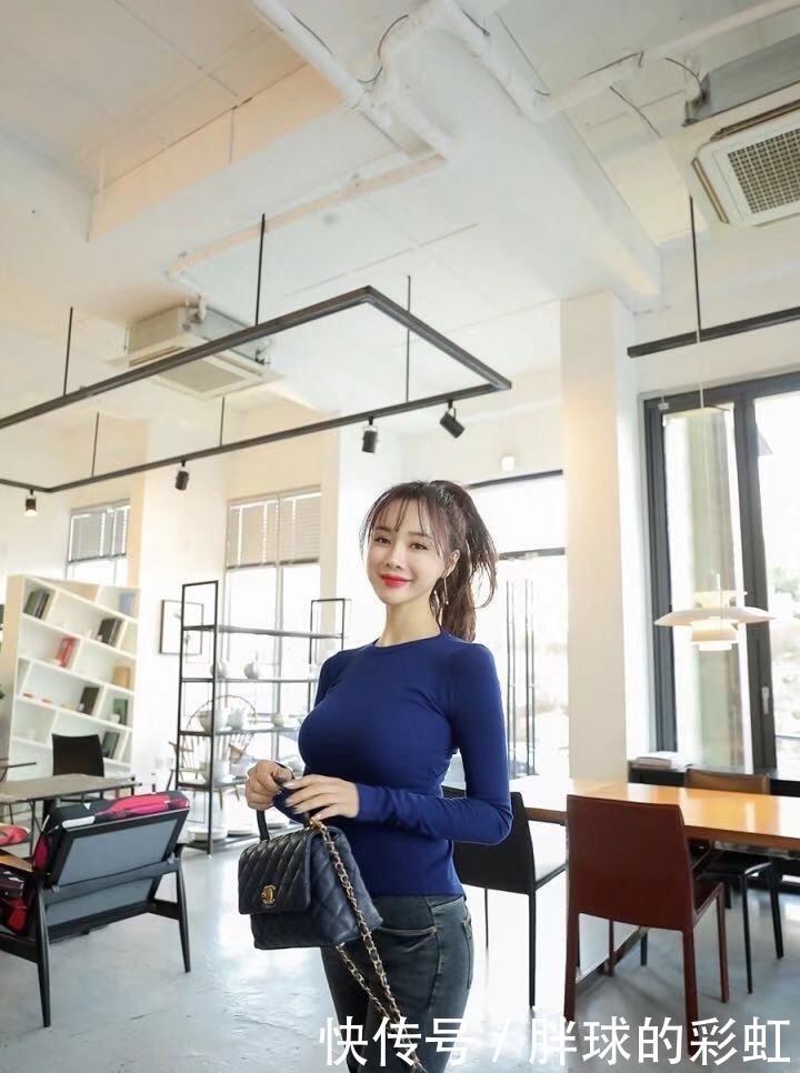 性感|街拍:时尚性感的妹子,身材有型穿衣打扮那么性感又好看!