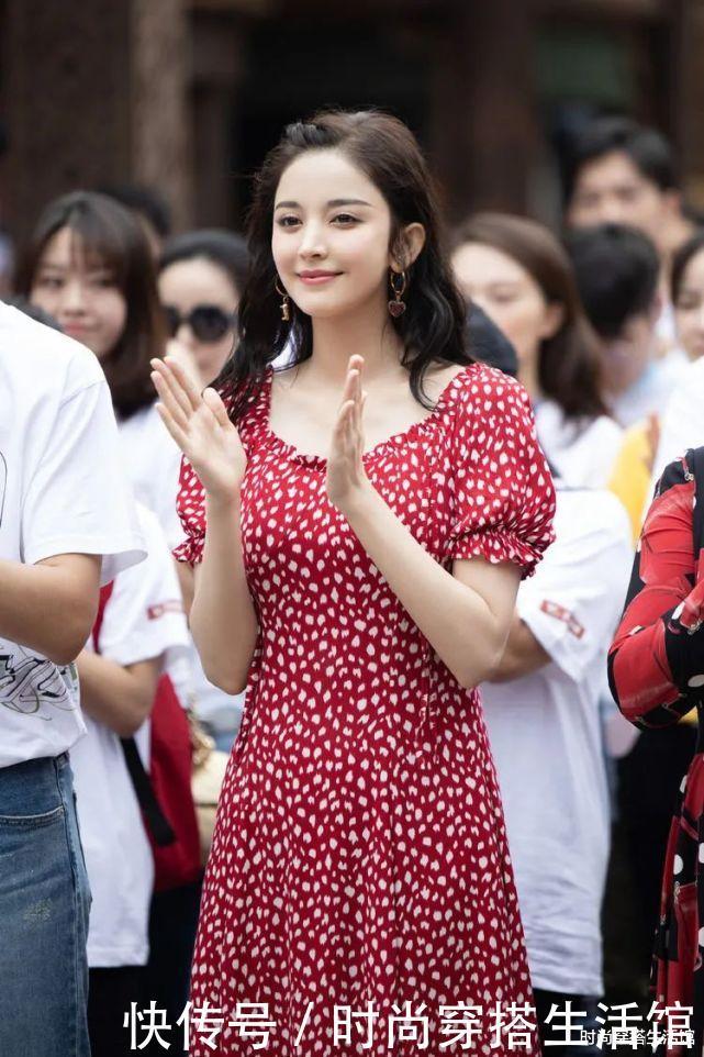 碎花裙|裙子在精不在多,今年夏天备齐这4种“裙子”,时髦显瘦又百搭