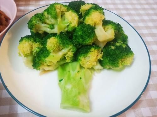 孩子过生日在家吃，荤素搭配8道菜，家常菜孩子爱吃，美味又实惠