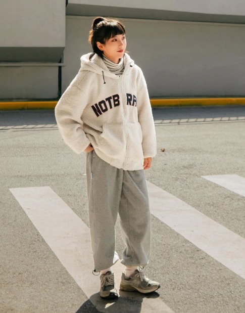 运动裤|想买冬装不知道怎么入手?羊羔毛外套了解一下,显瘦还温柔