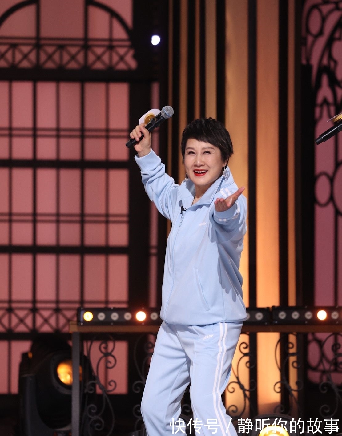 豆包|十幾檔她綜藝蜂擁而上無爆款,“姐姐”走后出了啥問題?丨行觀